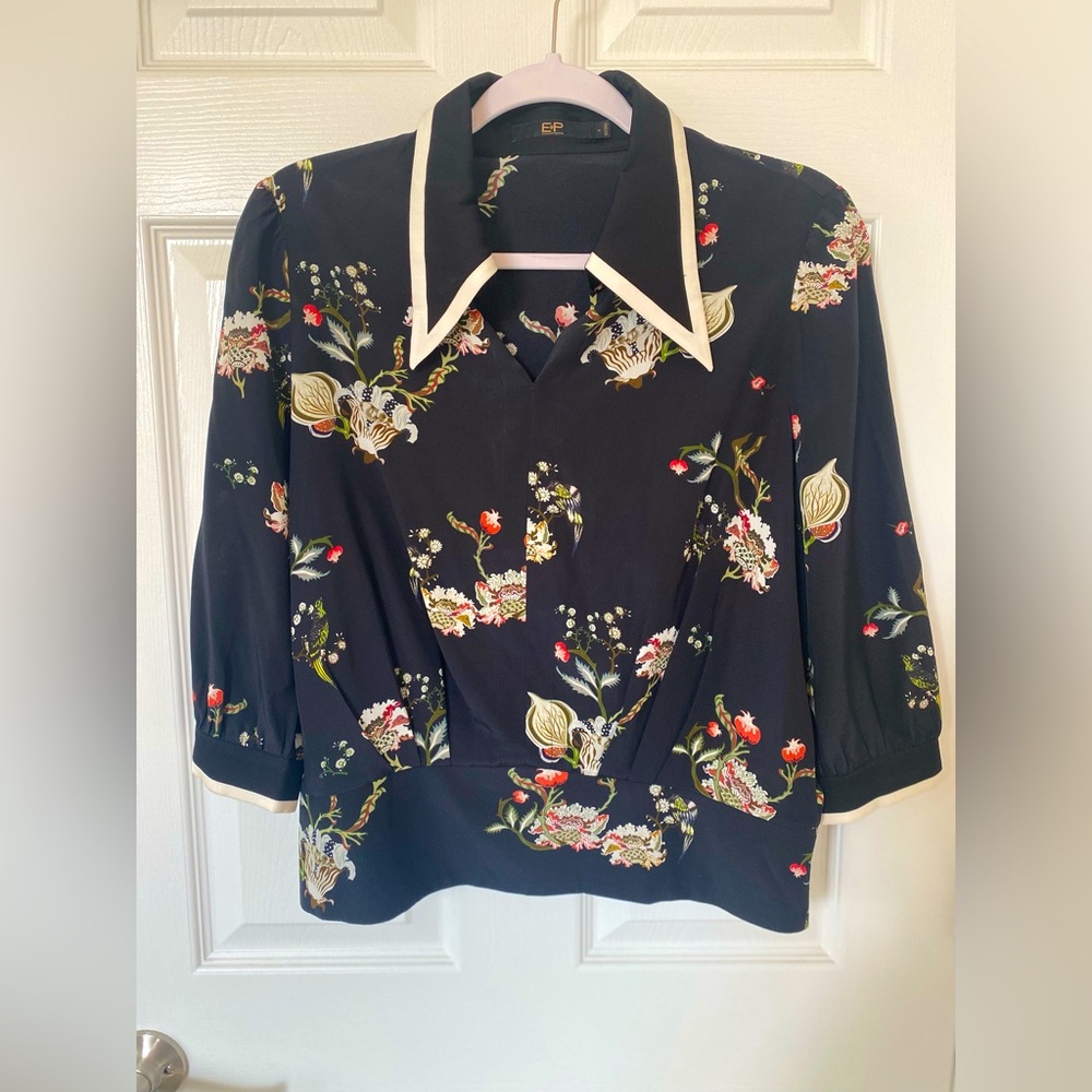Women’s Floral Black Blouse with White Trim - US4